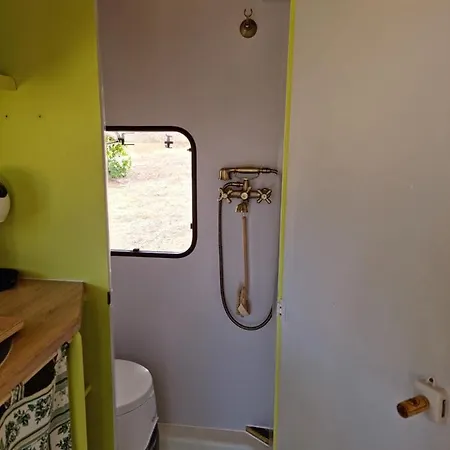 Cozy Caravane مكان تخييم