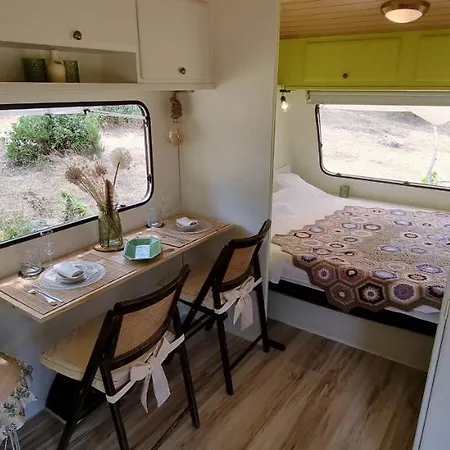مكان تخييم Cozy Caravane *